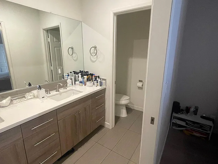 22620 Clarendon St — Photo 14