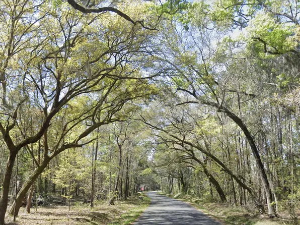 8330 Shell House Rd, Edisto Island, SC 29438