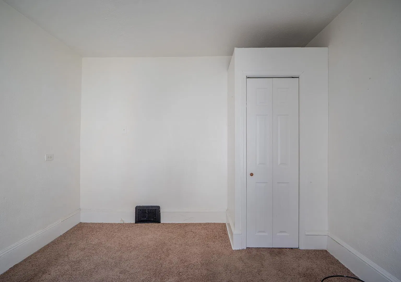 3005 Roanoke Ave — Photo 3