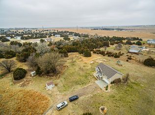 13495 Wildridge Dr, Wamego, KS 66547