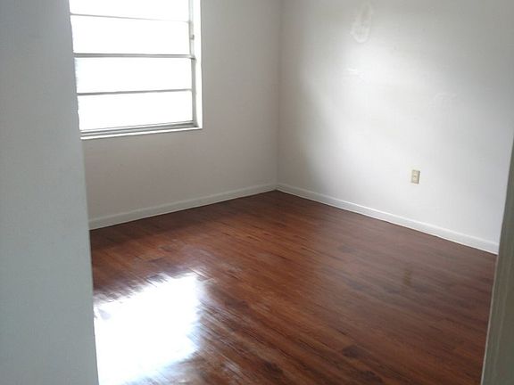 5th image of 927 N Iowa Ave #A-7