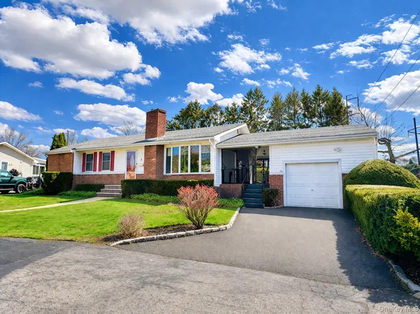 4 Carino Drive, Hicksville, NY 11801