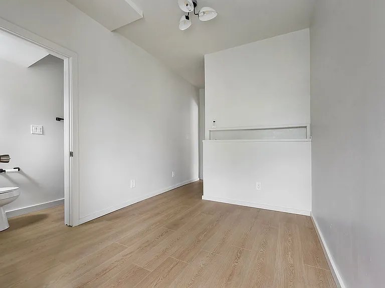 201 E 10th Ave #1 — Photo 15
