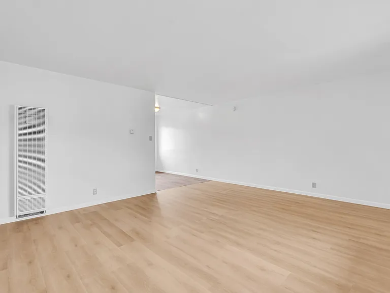 5823 Alameda Ave #D — Photo 7
