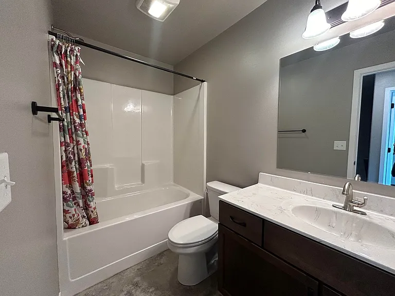 253 Lindemann Dr — Photo 16