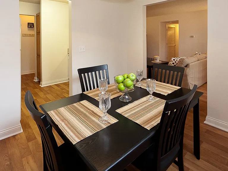 The Elms Apartments — Photo 5