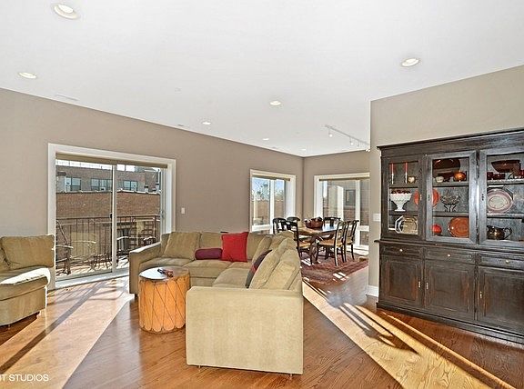 5th image of 645 Custer Ave Unit 301