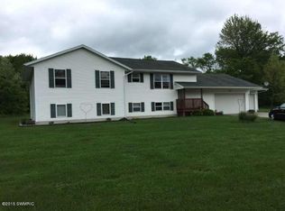 10964 Corral Dr, Ravenna, MI 49451