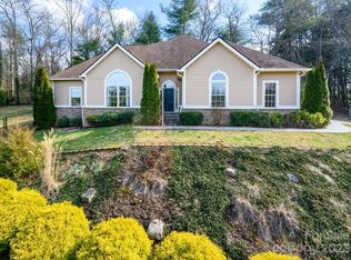 8 Emerald Ct, Arden, NC 28704