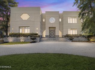 15 Hemingway Ct, Morganville, NJ 07751