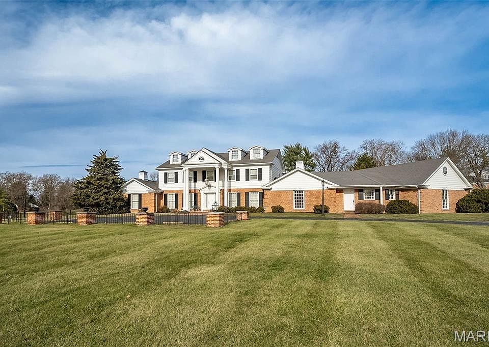 2nd image of 44 Muirfield Ln