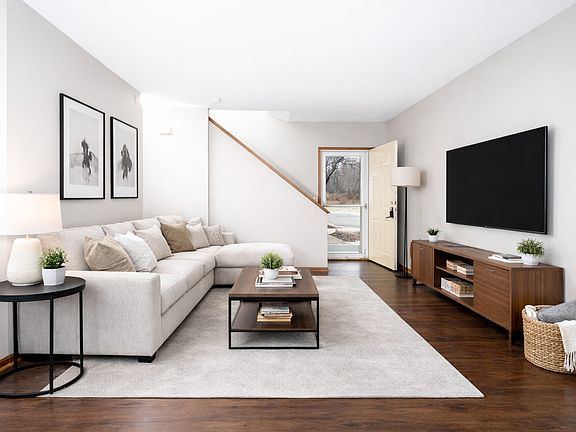 4th image of 2722 Evergreen Cir