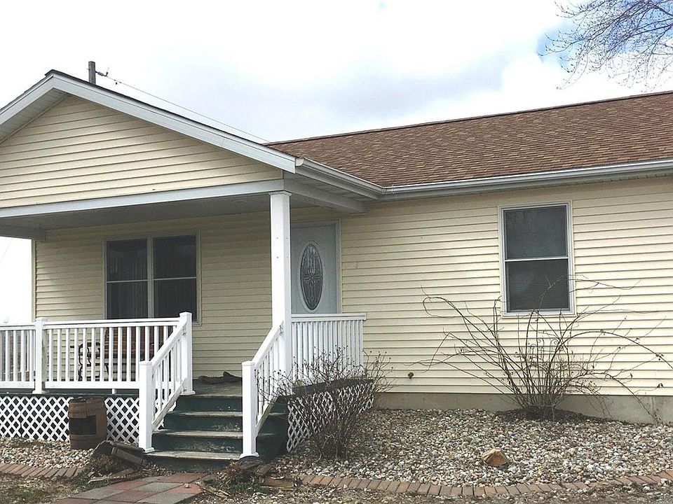 1st image of 204 E Willow St