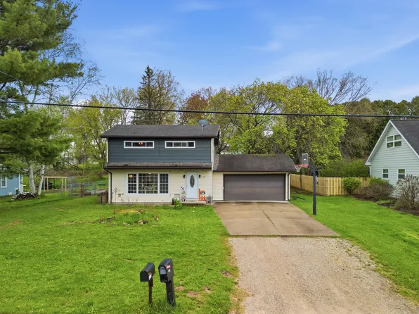 413 W Church Ave, Reed City, MI 49677