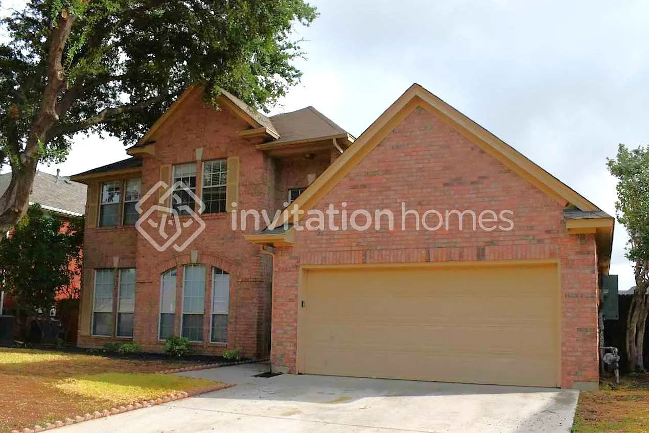 4634 Lincolnshire Dr Grand Prairie, TX 75052 — Photo 1