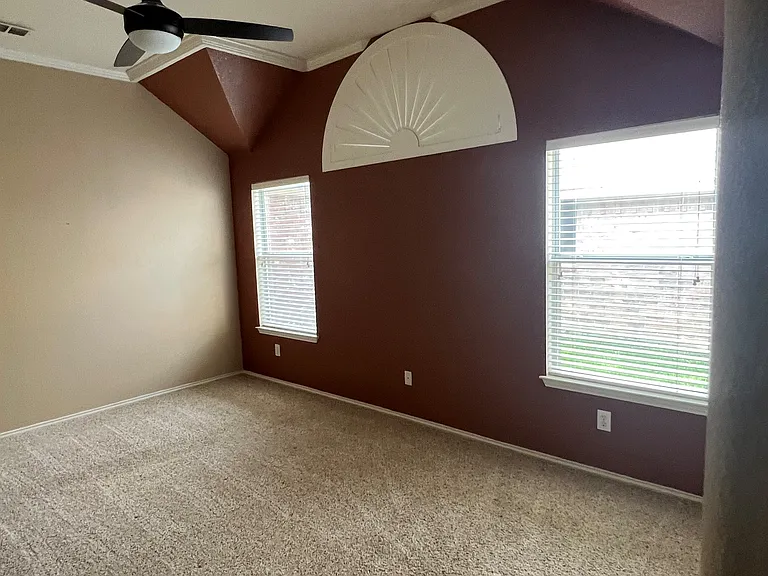 1216 Pleasant Oaks Dr — Photo 9