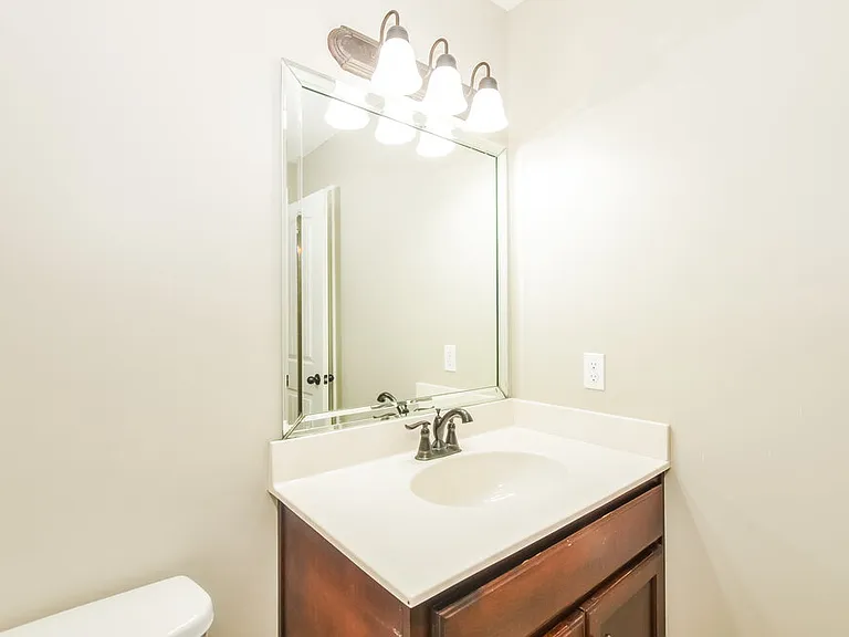 5714 Kingsman Dr — Photo 16