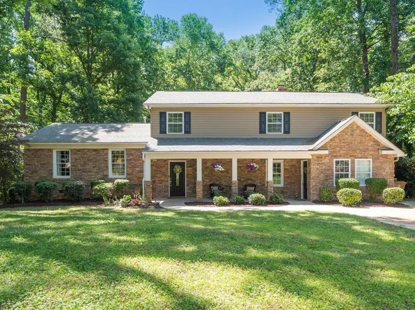 1015 Manchester Dr, Cary, NC 27511