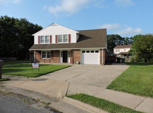 222 Captains Ct, Hampton, VA 23669