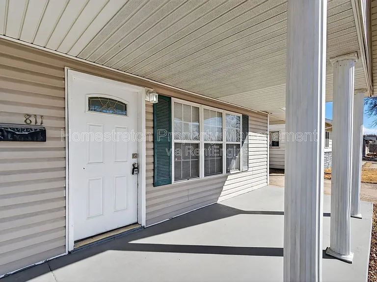 811 Saint Thomas Ln — Photo 5