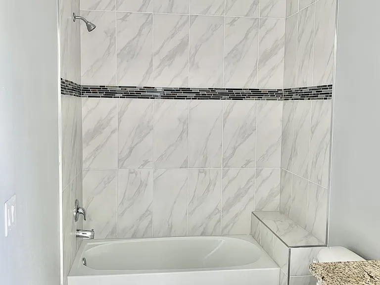 502 Americana Blvd NE — Photo 18