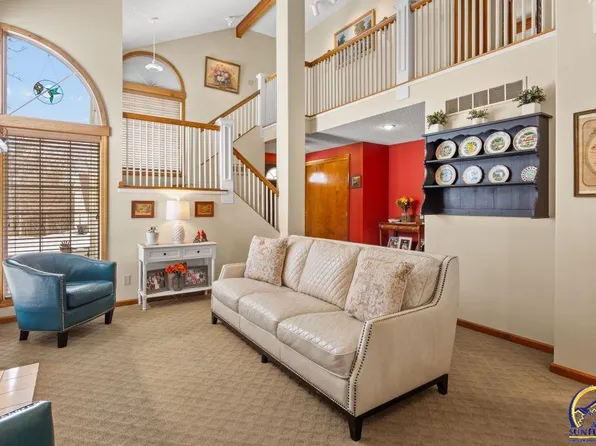 3308 SE Peck Rd, Topeka, KS 66605