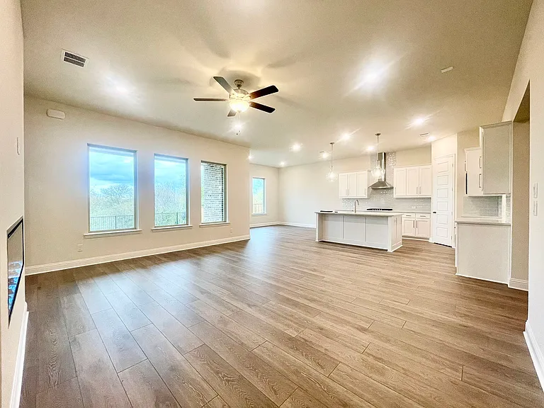 1632 Estivella Dr — Photo 4