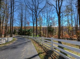 17 Davis Rd, Sparta, NJ 07871