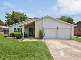 3208 Sapphire St, Bedford, TX 76021