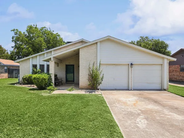 3208 Sapphire St, Bedford, TX 76021