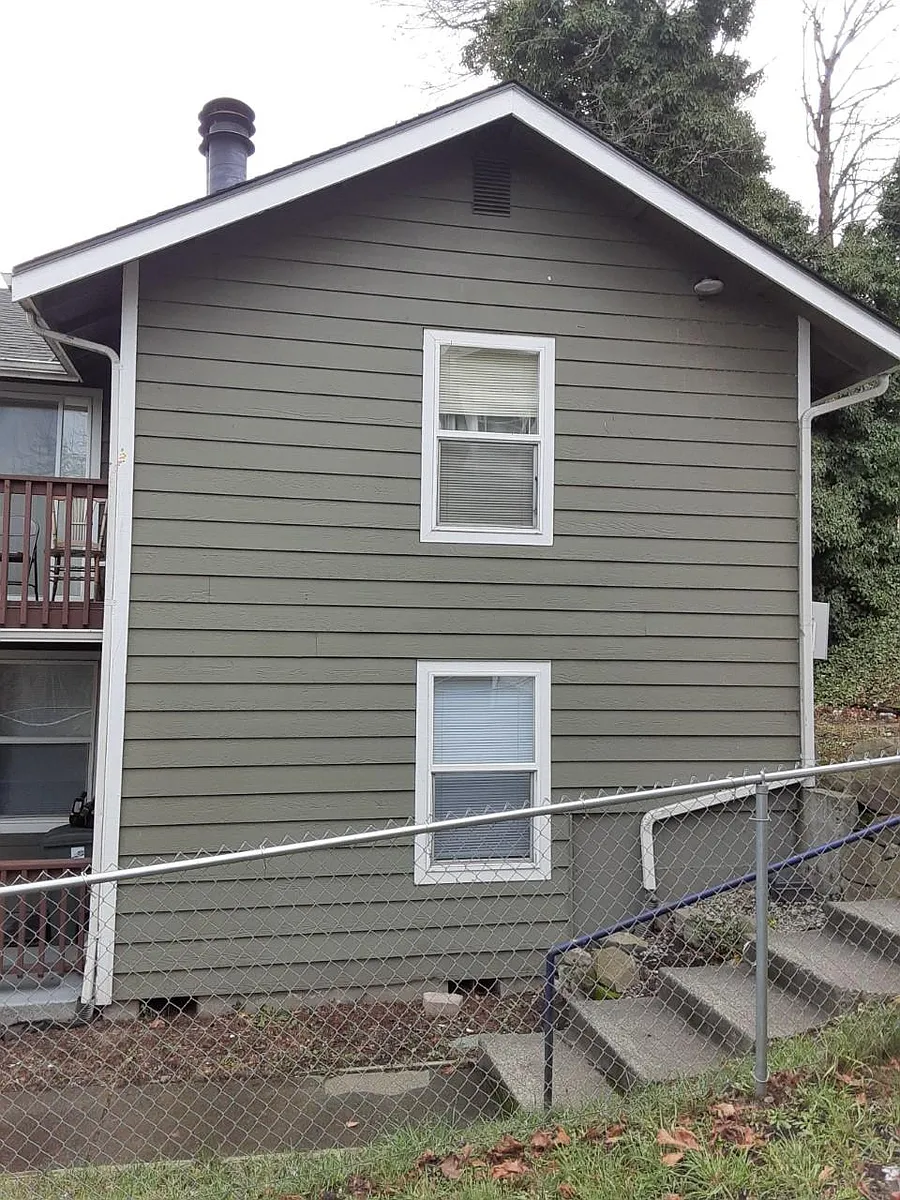 Front of unit steps going up to I Street - 1949 S I St #4