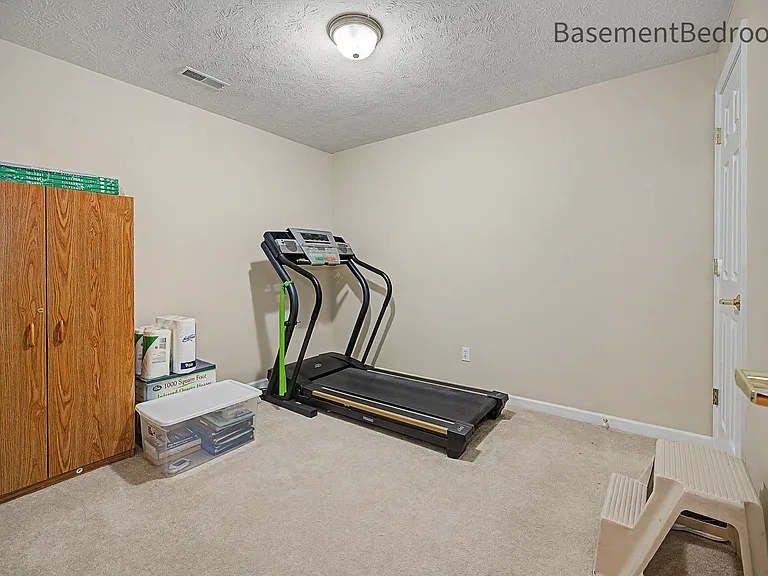 2819 Gill St — Photo 29
