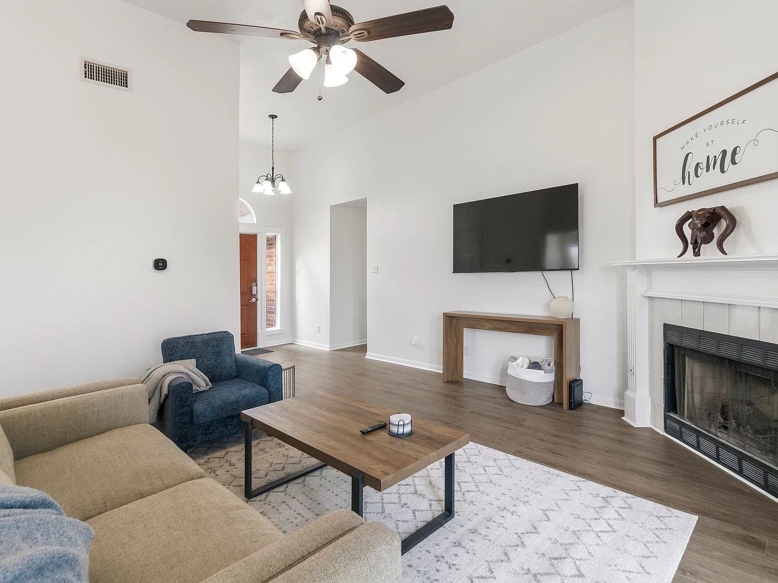 4 bed, 1722 sqft, $3,400 — Photo 4