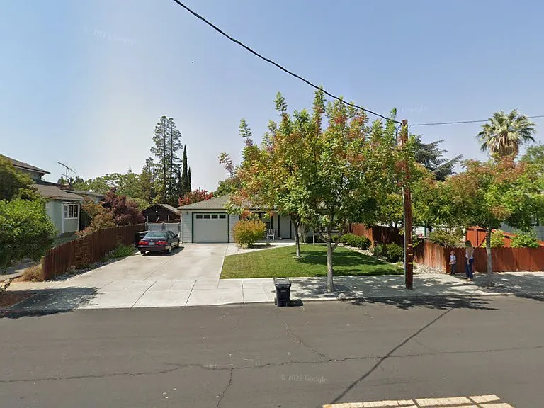 525 S J St — Photo 1