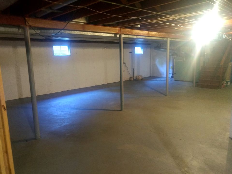 2nd image of 9322 W Dralle Rd