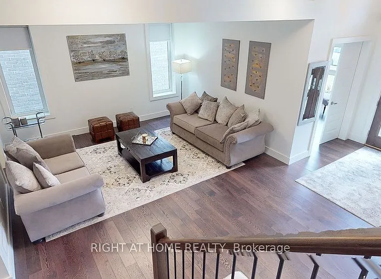 1345 Dyer Cres — Photo 23