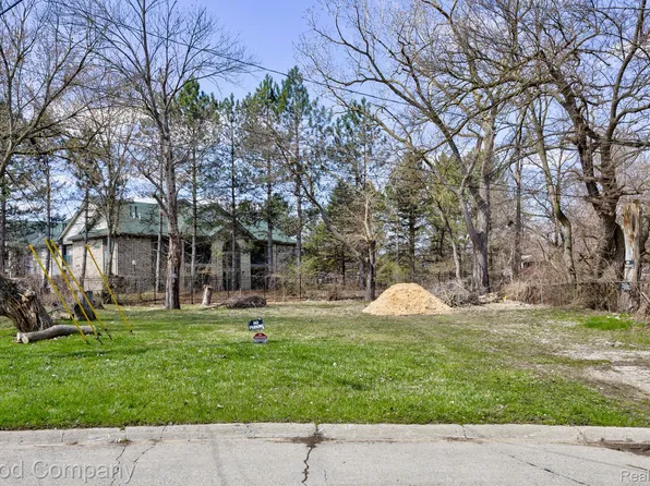 31844 Bay Ct, Westland, MI 48186