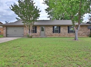 120 Echo Ln, Harrah, OK 73045