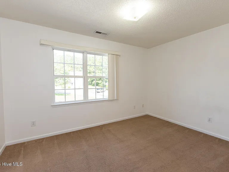 104 Spring Meadow Cir — Photo 11