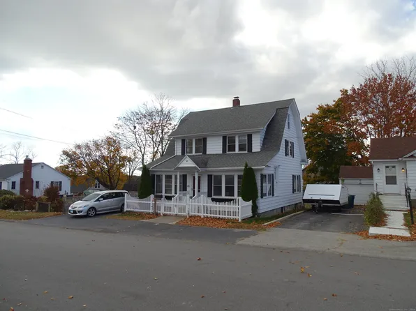 45 Olive St, Waterford, CT 06385
