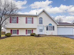 1413 Lakewood Dr, Joliet, IL 60431