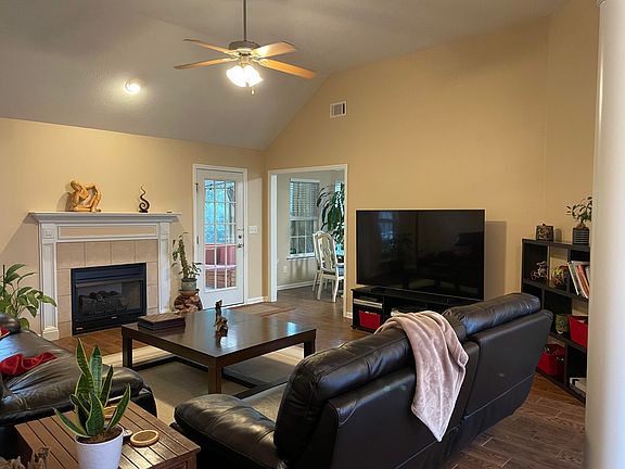 5th image of 183 Marigold Dr