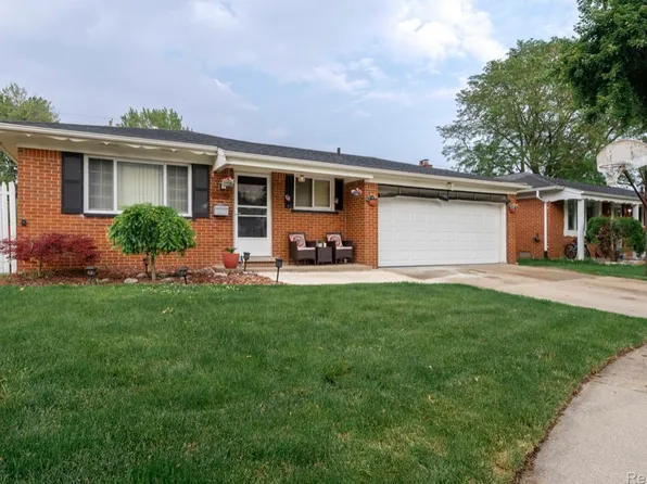 32862 Exeter Dr, Warren, MI 48092