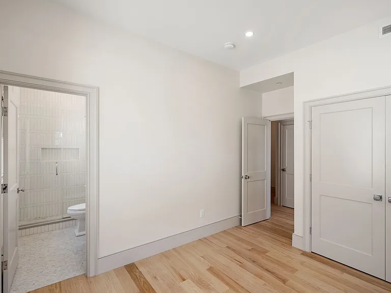 192 Green St #192 — Photo 14