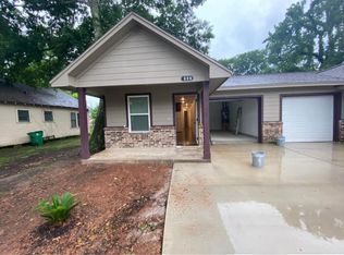 825 N Arcola St, Angleton, TX 77515