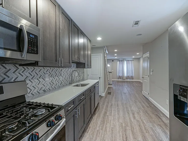 1502 S Bailey St — Photo 5