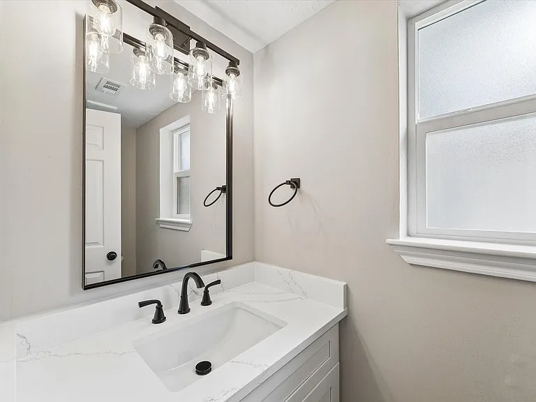 20435 Perryoak Dr — Photo 9