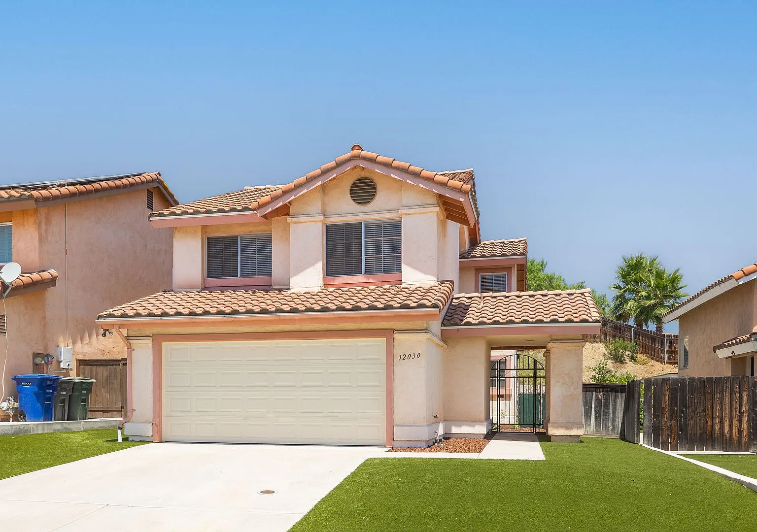 Spacious 3-Bedroom Home In the Community of Montecito, Rancho San Diego! — Photo 1