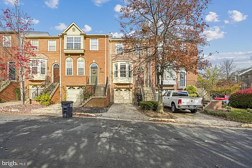 2409 Simpkins Farm Dr Photo 1