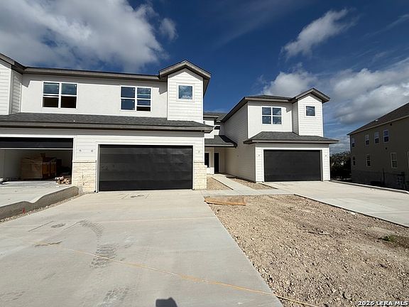 2nd image of 108 Magnolia Cir